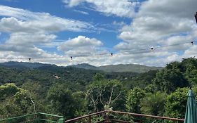 Villa Macacos